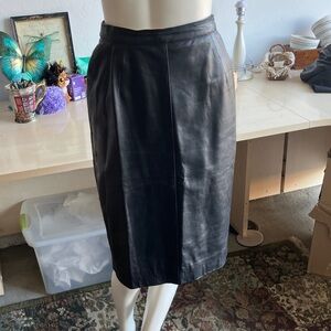 Vera Pelle Elegant Black Leather Pencil Skirt